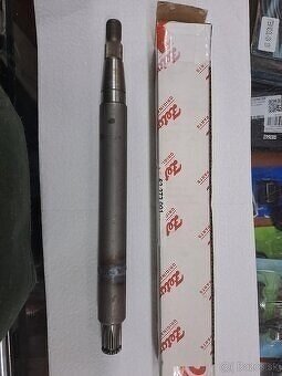 Hriadeľ volantu na Zetor 7340 polguľáč