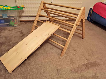 Piklerovej triangel (trojuholník) so šmykľavkou,rebrikom