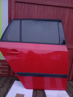 škoda fabia 2 combi zadne prave dvere červené,capucino