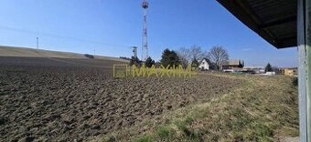 Investičný pozemok nachádzajúci sa priamo pri hlavnej ceste