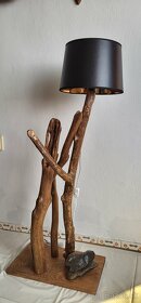Samorast -drevené stojanové lampy z prírodných kusov - 1