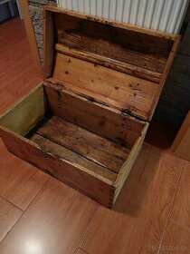 Starožitný drevený kufor - 1
