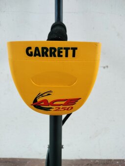 Detektor kovov GARRET ACE 250+ výbava.