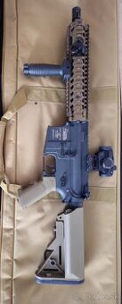 SPECNA ARMS M4 Daniel Defense MK18 + výbava na airsoft