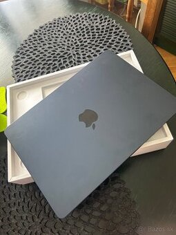 MacBook Air 2022 (M2) ako nový