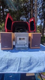 Predám malú hifi vežu Panasonic , cena 50 eur.