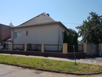 Prodej rodinný dom Pieštany - 1