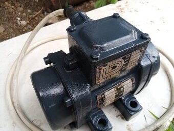 Vibračný motor 180W