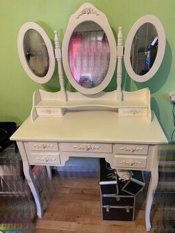 Toaletny stolik  , make up stolik +taburet