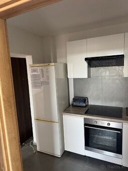Na predaj 2 izbový byt s dvoma balkónmi v Strážskom