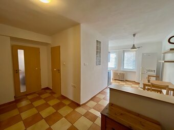 2-izb.byt, centrum mesta, 55m2, čiast.zariadený, pivnica