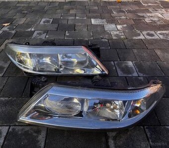 Renault Laguna II predné svetlá