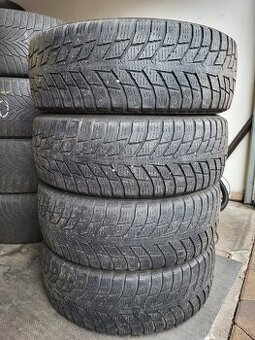 215/60r17C Nokian TYRES
