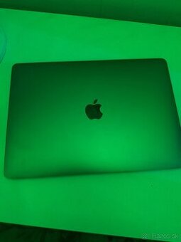 Predám Macbook Pro ( rok neviem dostal som ho)