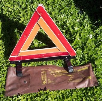 Kvalitný socialistický výstražný trojuholník