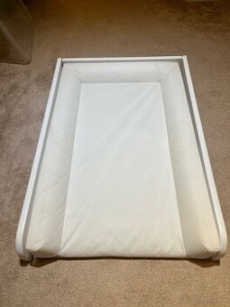 Prebalovacia nadstavba na komodu