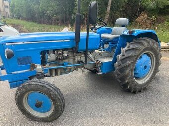 Predam traktor zetor po kompletnej go