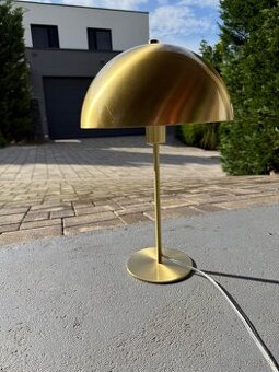 Dizajnova stolová lampa