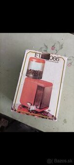 Retro kávový mlynček