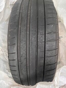 Michelin Pilot Sport 4