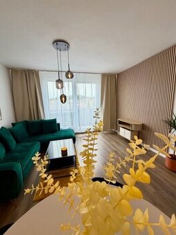 Luxusne zariadený 2-izbový byt s 2 balkónmi - Nová Nitra