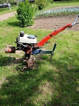 Jednonapravovy traktor agzat tera
