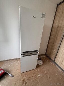 RezervovanéChladnička s mraznickou Whirlpool No Frost