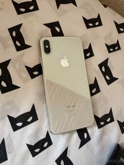Predám iPhone XS max biely všetko funguje ako novy