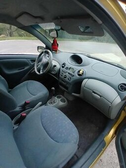 Toyota Yaris 1.3 linea luna