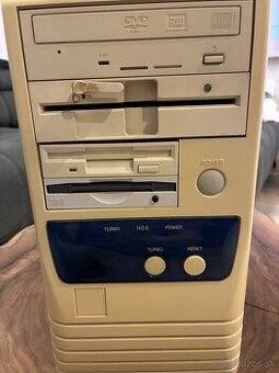Retro PC / Pentium 166 MMX / 64 MB RAM / 3 GB HDD /  DVD