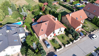 18 ročný VEĽMI PEKNÝ rodinný DOM s ROZPRÁVKOU Záhradou - Koš