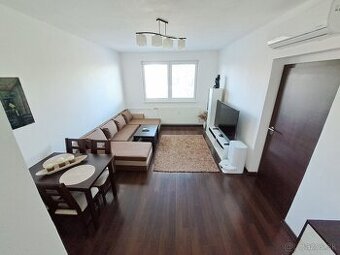 Predám 2-izbový zrekonštruovaný klimatizovaný byt