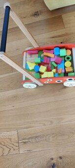 Chodítko vozik s kockami