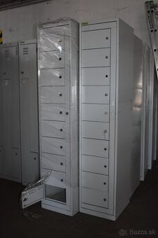Skriňa na výdaj pracovného oblečenia s 10 priehradkami