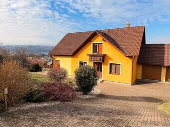 Priestranný dom s veľkorysým pozemkom - 1