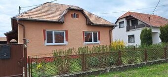 Predám rodinný dom v obci Dolinka,pozemok 1375m2