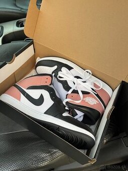 Air Jordan 1 mid