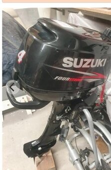 Lodný Motor Suziki 4hp