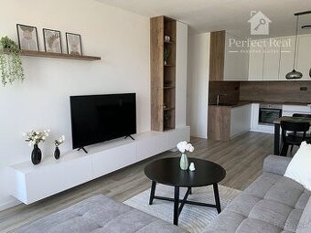🏡 2i BYT s LOGGIOU, PARKOVANÍM a KLIMATIZÁCIOU 🏡