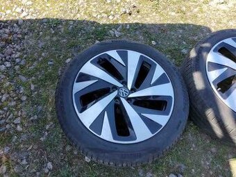 Sada alu diskov orig. VW na ID4, ID5 s pneumatikami Pirelli