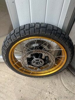 Predám moto pneu 120/70/19