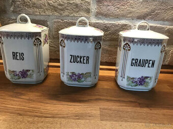 staré porcelánové dozy