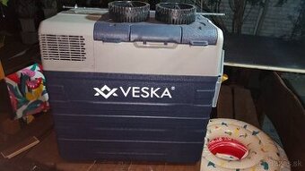 KOMPRESOROVÁ CHLADNIČKA VESKA 62L