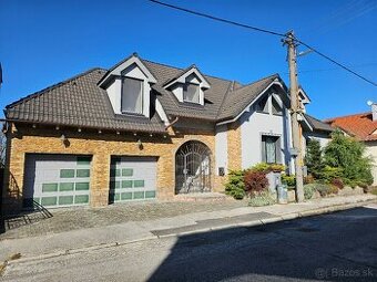 Výnimočný RD s krásnou záhradou a dvojgarážou – Chynorany