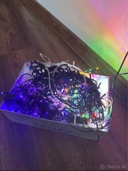 VIANOCNE SVETLA ČÁRY