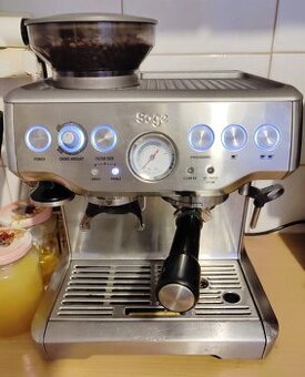 pákový kávovar Sage