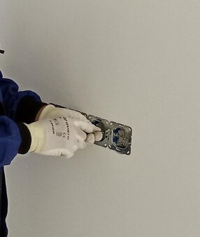 ELEKTRIKÁŘI, POMOCNÍCI, MONTÉŘI