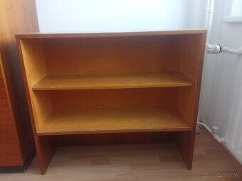 Predám policovú skrinku . Osobný odber.