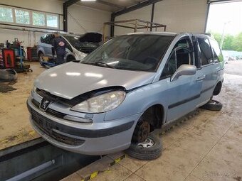 PEUGEOT 807 2.2 HDI ROZPREDAM NA NAHRADNE DIELI