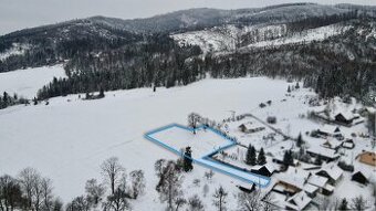 Pozemok 1904 m2 so stavebným povolením v Novej Bystrici